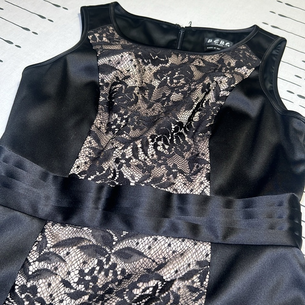 BCBG Paris black lace Sheath Dress Cocktail. Size 2 - Picture 8 of 8